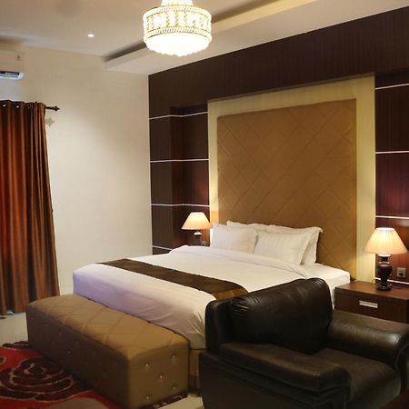 Singapore City Hotel Batu Bara Sungaibalai Ngoại thất bức ảnh