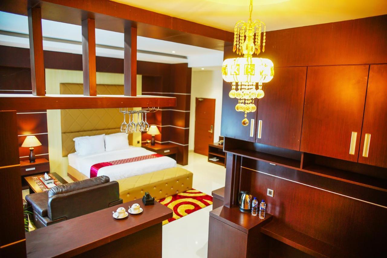 Singapore City Hotel Batu Bara Sungaibalai Ngoại thất bức ảnh