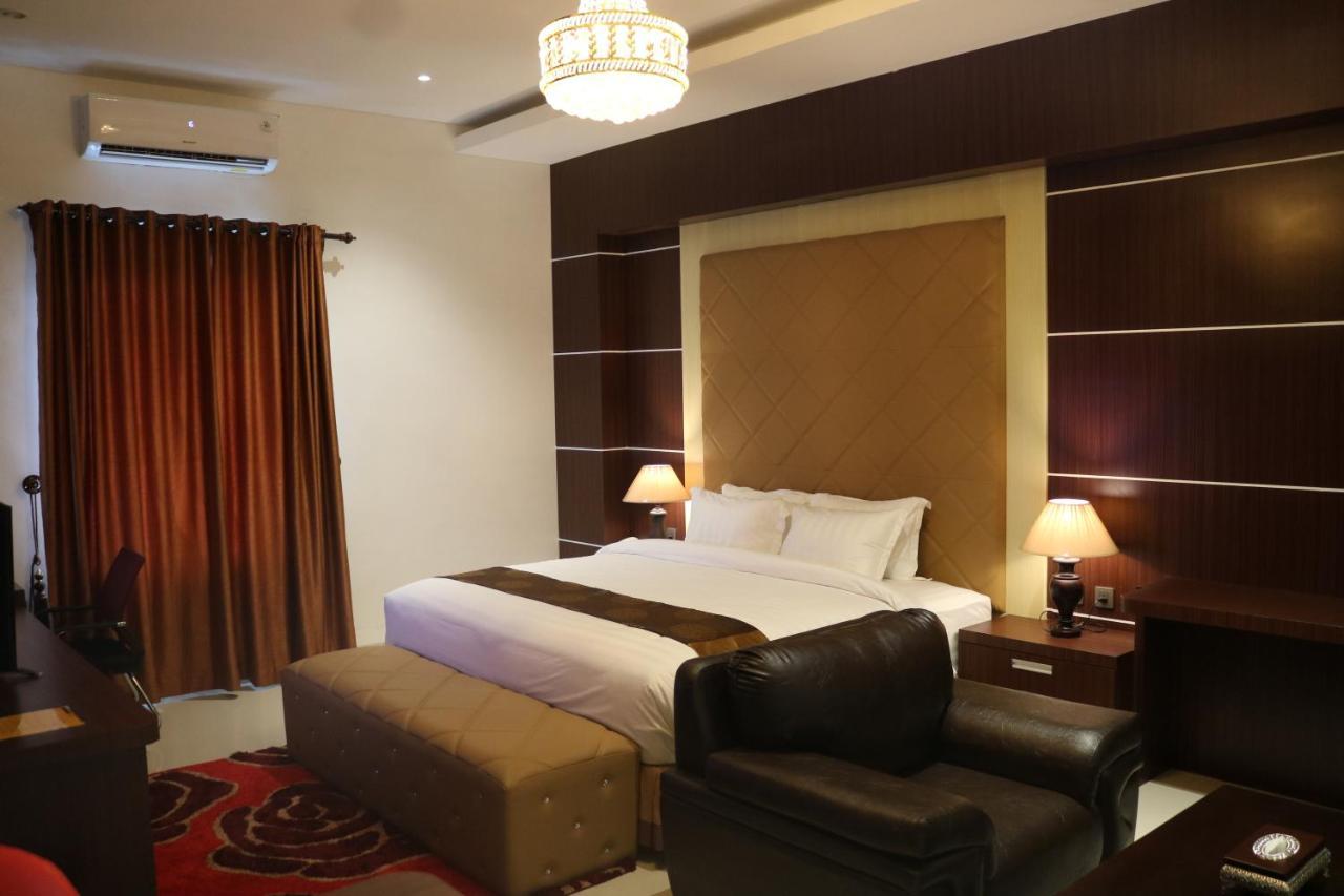 Singapore City Hotel Batu Bara Sungaibalai Ngoại thất bức ảnh